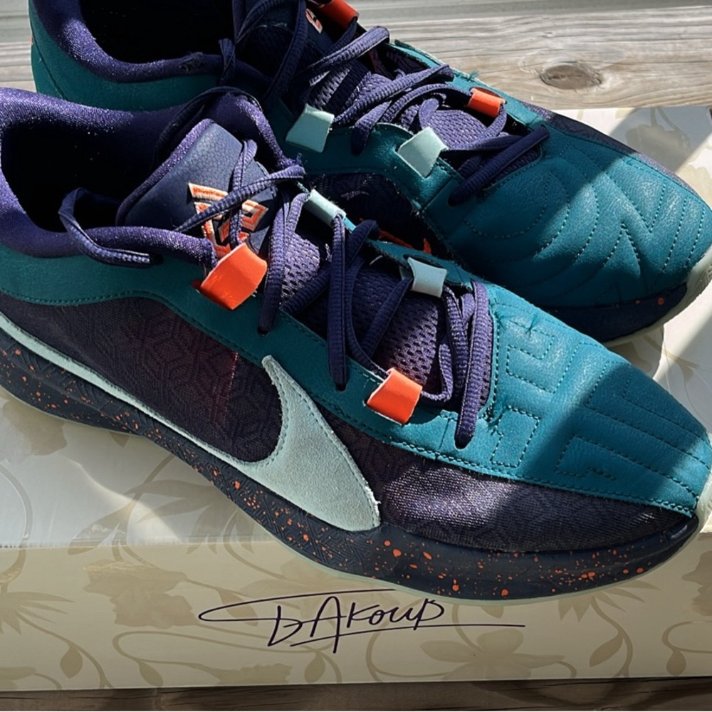 **SOLD** Nike Zoom Freak 5